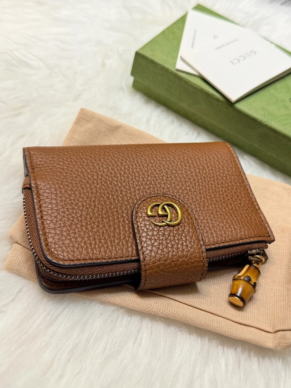 SOLD‼️Gucci GG Bamboo Grained Leather Bifold Compact Wallet - Picture 14 of 14